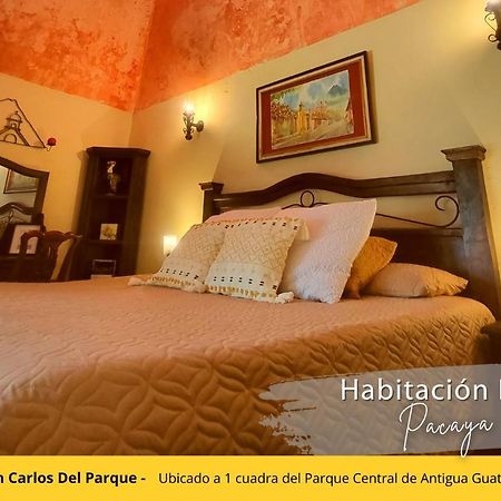 Posada De San Carlos Del Parque アンティグア・グアテマラ エクステリア 写真