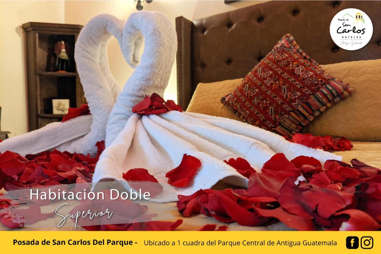 Posada De San Carlos Del Parque アンティグア・グアテマラ エクステリア 写真
