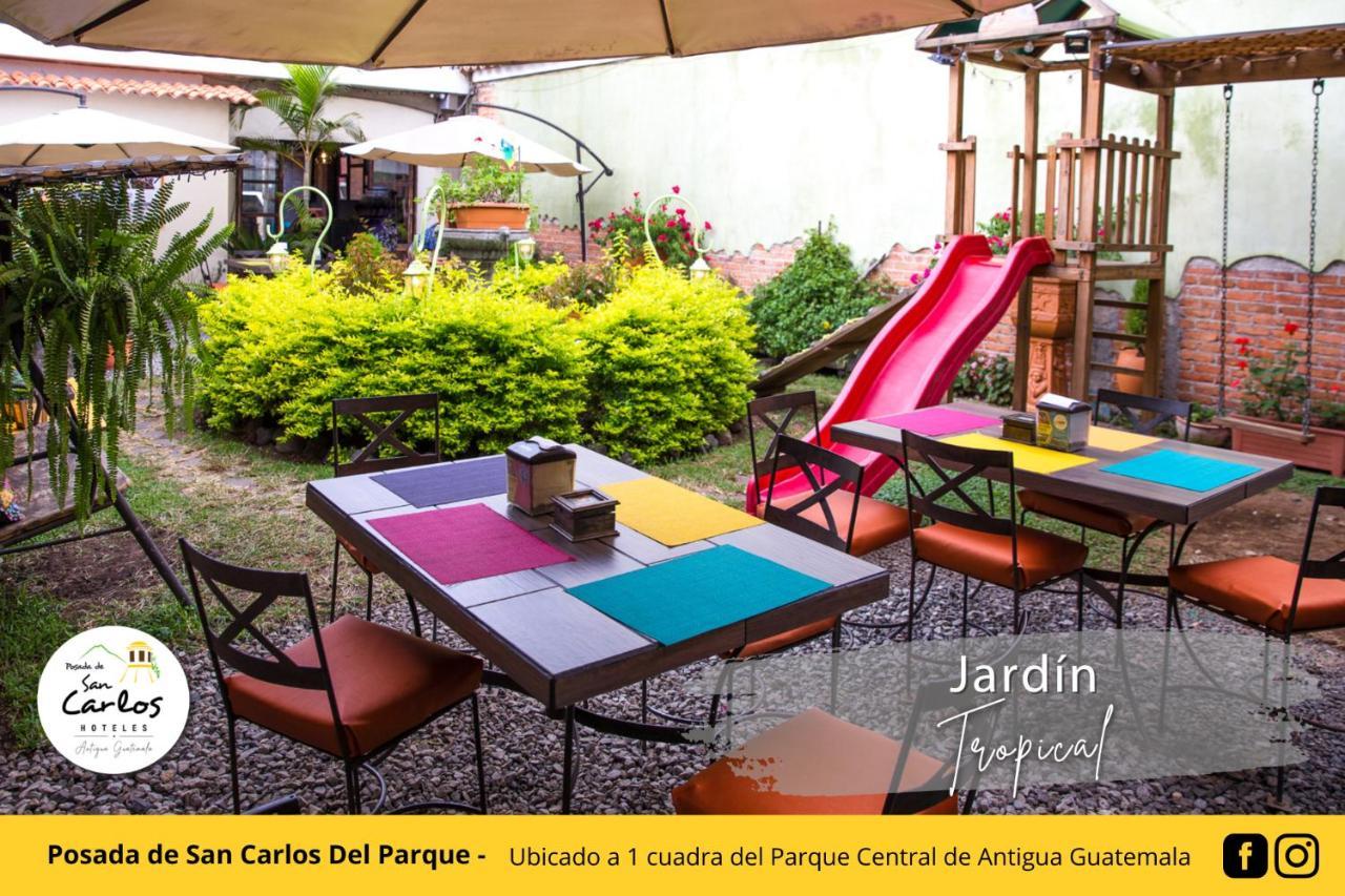Posada De San Carlos Del Parque アンティグア・グアテマラ エクステリア 写真