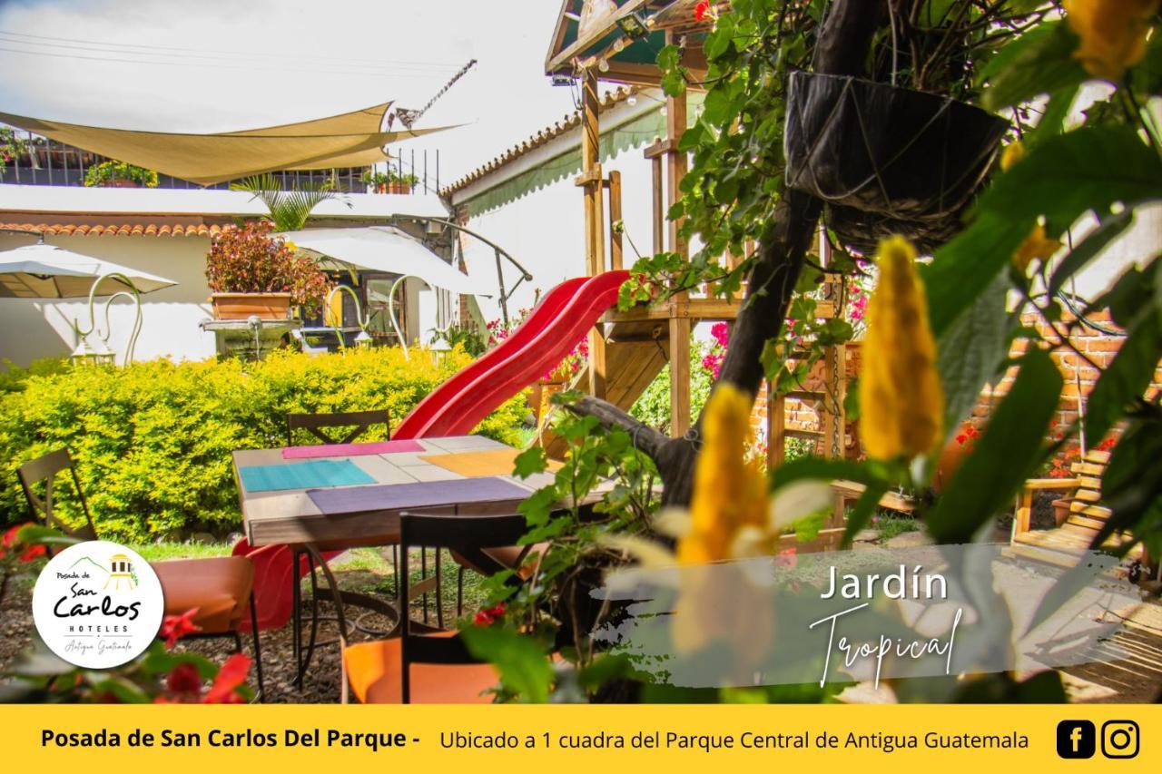 Posada De San Carlos Del Parque アンティグア・グアテマラ エクステリア 写真